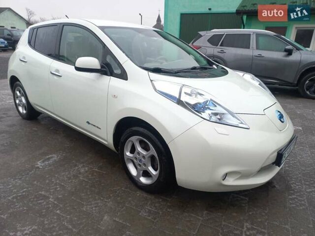 Білий Ніссан Ліф, об'ємом двигуна 0 л та пробігом 109 тис. км за 4500 $, фото 1 на Automoto.ua