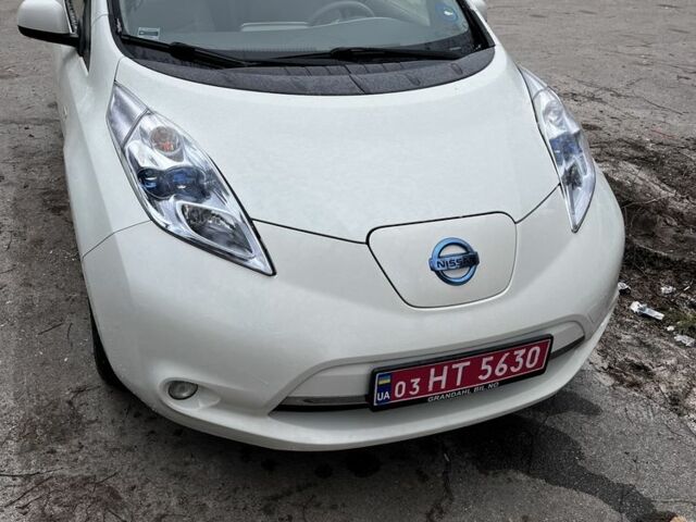 Білий Ніссан Ліф, об'ємом двигуна 0 л та пробігом 89 тис. км за 5300 $, фото 1 на Automoto.ua