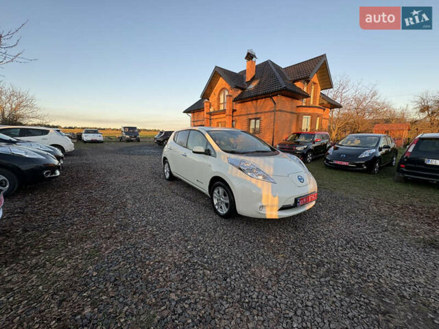 Білий Ніссан Ліф, об'ємом двигуна 0 л та пробігом 124 тис. км за 4000 $, фото 1 на Automoto.ua