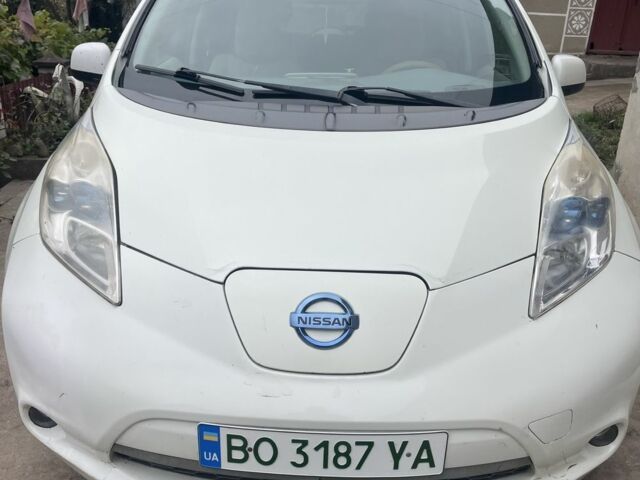 Белый Ниссан Лиф, объемом двигателя 0 л и пробегом 300 тыс. км за 5250 $, фото 1 на Automoto.ua