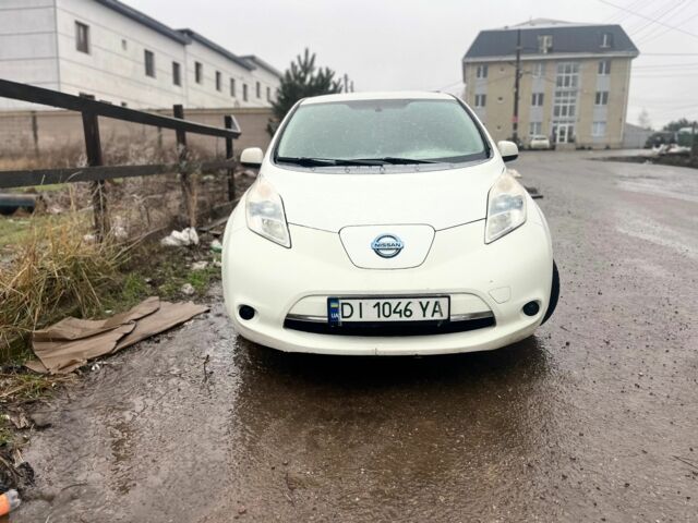 Білий Ніссан Ліф, об'ємом двигуна 0 л та пробігом 120 тис. км за 3600 $, фото 1 на Automoto.ua