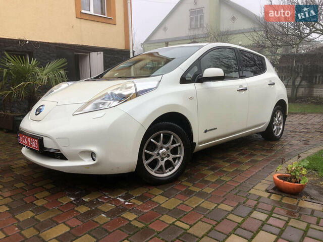 Белый Ниссан Лиф, объемом двигателя 0 л и пробегом 152 тыс. км за 4999 $, фото 1 на Automoto.ua