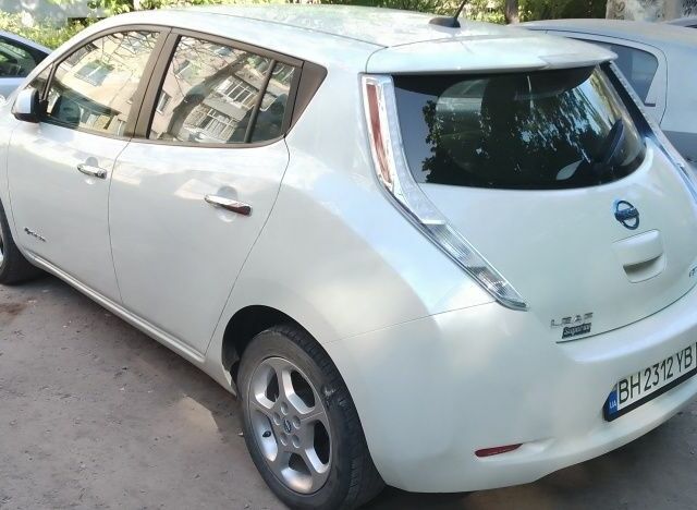 Белый Ниссан Лиф, объемом двигателя 0 л и пробегом 136 тыс. км за 5900 $, фото 1 на Automoto.ua