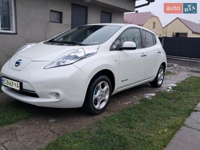 Белый Ниссан Лиф, объемом двигателя 0 л и пробегом 90 тыс. км за 4500 $, фото 1 на Automoto.ua