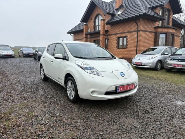 Белый Ниссан Лиф, объемом двигателя 0 л и пробегом 124 тыс. км за 3999 $, фото 1 на Automoto.ua