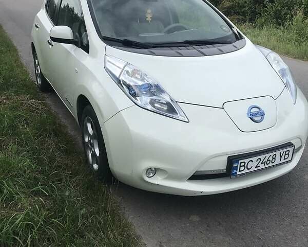 Белый Ниссан Лиф, объемом двигателя 0 л и пробегом 106 тыс. км за 5700 $, фото 1 на Automoto.ua