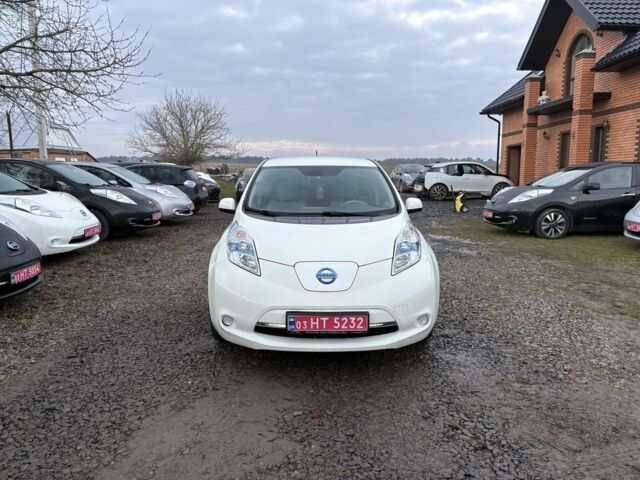 Белый Ниссан Лиф, объемом двигателя 0 л и пробегом 106 тыс. км за 4000 $, фото 1 на Automoto.ua