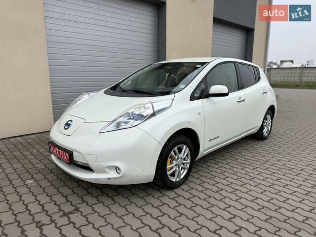 Белый Ниссан Лиф, объемом двигателя 0 л и пробегом 91 тыс. км за 4500 $, фото 1 на Automoto.ua