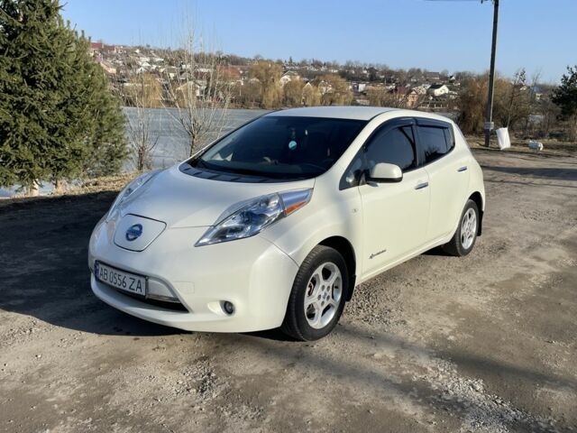 Білий Ніссан Ліф, об'ємом двигуна 0 л та пробігом 183 тис. км за 4200 $, фото 1 на Automoto.ua