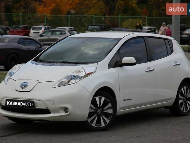 Белый Ниссан Лиф, объемом двигателя 0 л и пробегом 220 тыс. км за 7300 $, фото 1 на Automoto.ua