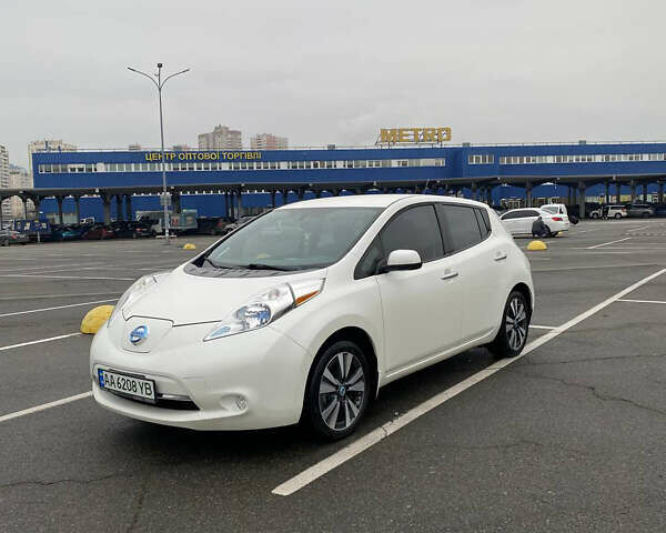 Белый Ниссан Лиф, объемом двигателя 0 л и пробегом 90 тыс. км за 6700 $, фото 1 на Automoto.ua