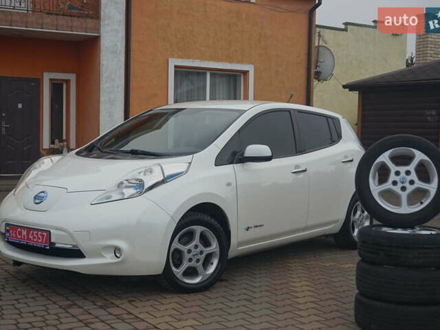 Білий Ніссан Ліф, об'ємом двигуна 0 л та пробігом 138 тис. км за 5888 $, фото 1 на Automoto.ua