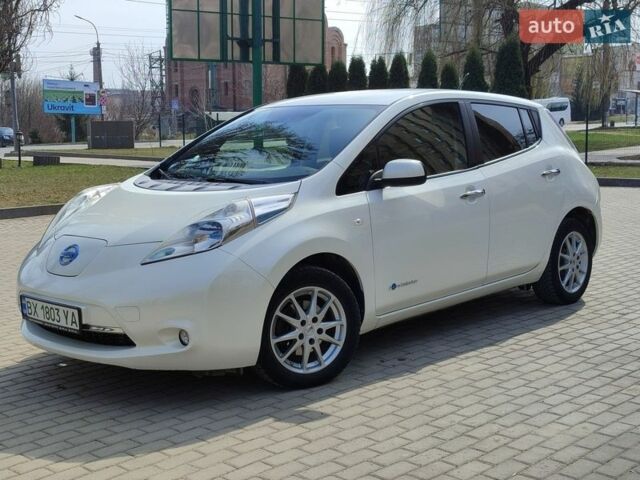 Білий Ніссан Ліф, об'ємом двигуна 0 л та пробігом 125 тис. км за 6390 $, фото 1 на Automoto.ua