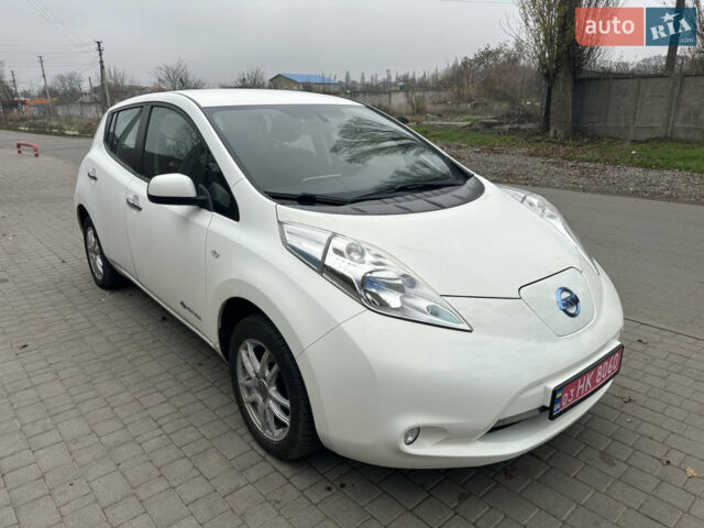Белый Ниссан Лиф, объемом двигателя 0 л и пробегом 67 тыс. км за 6999 $, фото 1 на Automoto.ua