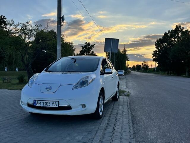 Білий Ніссан Ліф, об'ємом двигуна 0 л та пробігом 194 тис. км за 5502 $, фото 1 на Automoto.ua