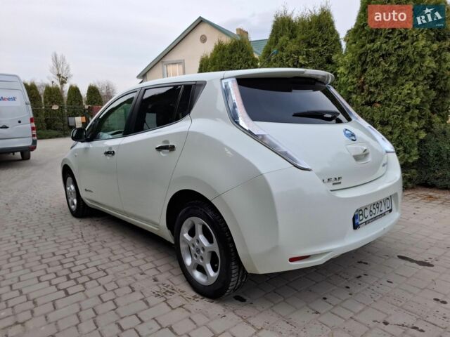 Белый Ниссан Лиф, объемом двигателя 0 л и пробегом 142 тыс. км за 4300 $, фото 1 на Automoto.ua