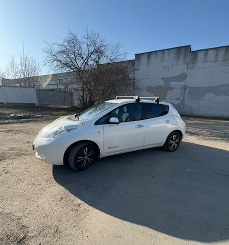 Білий Ніссан Ліф, об'ємом двигуна 0 л та пробігом 143 тис. км за 5999 $, фото 1 на Automoto.ua