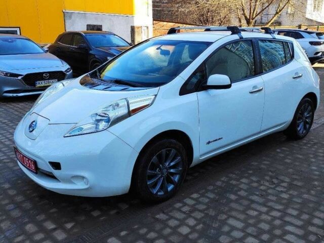 Белый Ниссан Лиф, объемом двигателя 0 л и пробегом 169 тыс. км за 5500 $, фото 1 на Automoto.ua