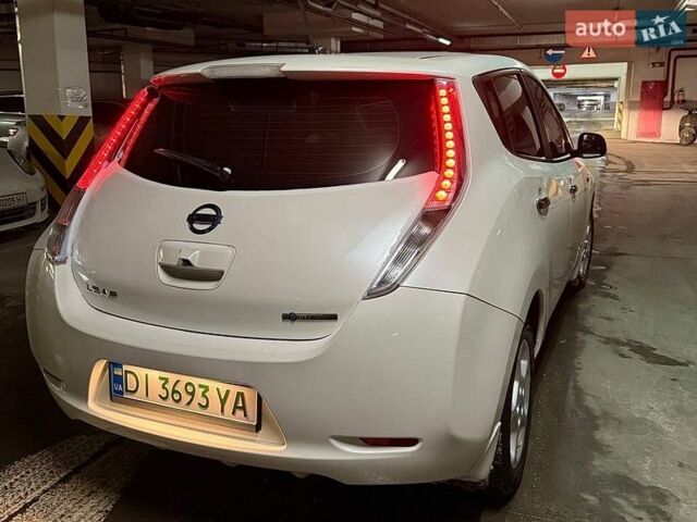 Белый Ниссан Лиф, объемом двигателя 0 л и пробегом 62 тыс. км за 7300 $, фото 1 на Automoto.ua