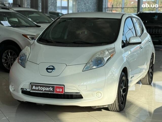 Белый Ниссан Лиф, объемом двигателя 0 л и пробегом 102 тыс. км за 6490 $, фото 1 на Automoto.ua