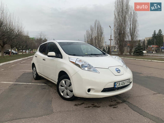 Белый Ниссан Лиф, объемом двигателя 0 л и пробегом 185 тыс. км за 7500 $, фото 1 на Automoto.ua