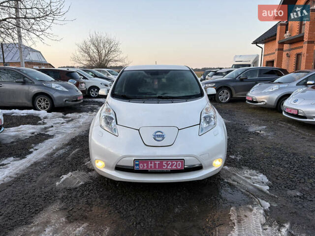 Білий Ніссан Ліф, об'ємом двигуна 0 л та пробігом 122 тис. км за 5900 $, фото 1 на Automoto.ua