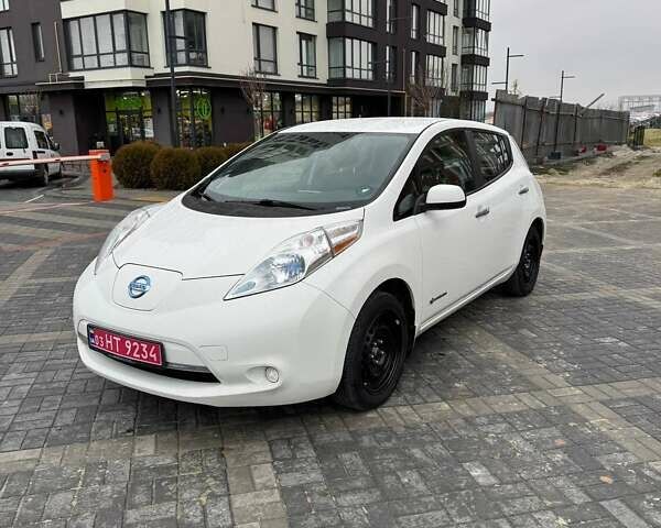 Белый Ниссан Лиф, объемом двигателя 0 л и пробегом 88 тыс. км за 4800 $, фото 1 на Automoto.ua