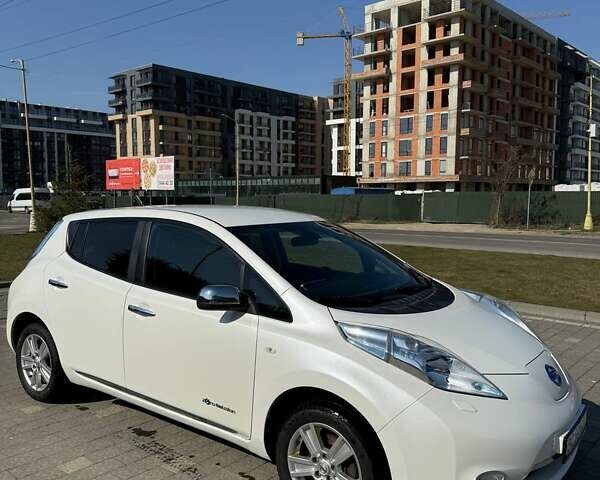 Белый Ниссан Лиф, объемом двигателя 0 л и пробегом 145 тыс. км за 6700 $, фото 1 на Automoto.ua