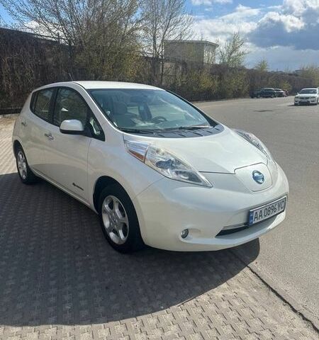 Білий Ніссан Ліф, об'ємом двигуна 0 л та пробігом 120 тис. км за 6200 $, фото 1 на Automoto.ua