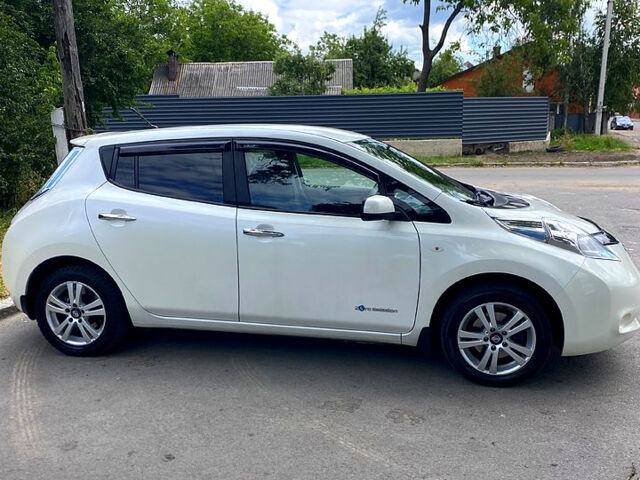 Белый Ниссан Лиф, объемом двигателя 0 л и пробегом 115 тыс. км за 6100 $, фото 1 на Automoto.ua