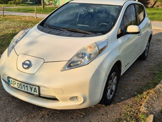 Белый Ниссан Лиф, объемом двигателя 0 л и пробегом 120 тыс. км за 7500 $, фото 1 на Automoto.ua