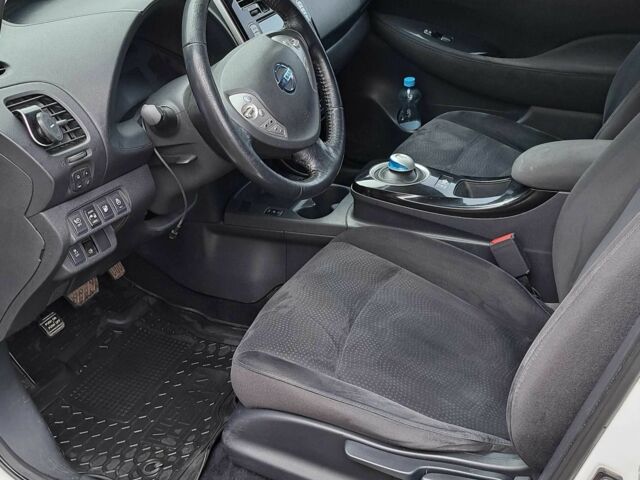 Белый Ниссан Лиф, объемом двигателя 0 л и пробегом 2 тыс. км за 5300 $, фото 1 на Automoto.ua