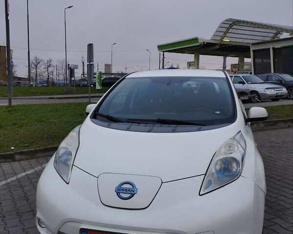 Белый Ниссан Лиф, объемом двигателя 0 л и пробегом 91 тыс. км за 6800 $, фото 1 на Automoto.ua