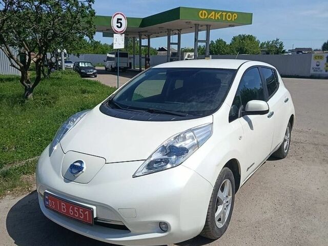 Білий Ніссан Ліф, об'ємом двигуна 0 л та пробігом 116 тис. км за 7100 $, фото 1 на Automoto.ua
