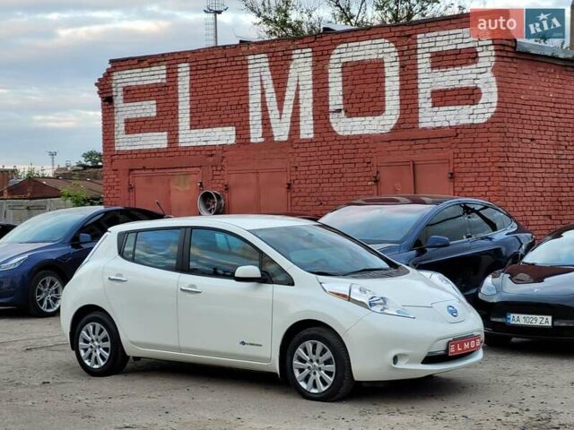 Белый Ниссан Лиф, объемом двигателя 0 л и пробегом 56 тыс. км за 7400 $, фото 1 на Automoto.ua
