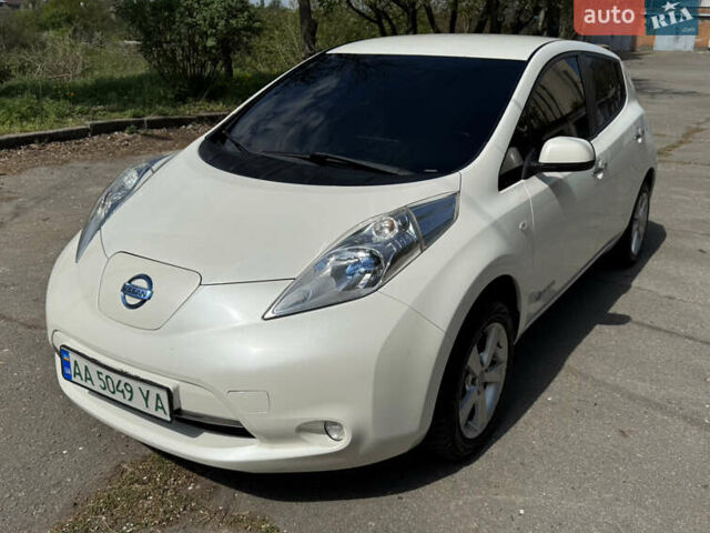 Білий Ніссан Ліф, об'ємом двигуна 0 л та пробігом 187 тис. км за 6300 $, фото 1 на Automoto.ua