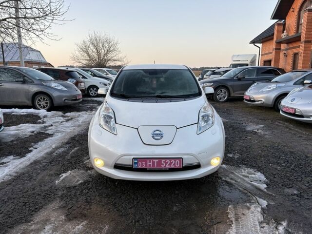 Білий Ніссан Ліф, об'ємом двигуна 0 л та пробігом 122 тис. км за 5900 $, фото 1 на Automoto.ua