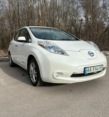 Белый Ниссан Лиф, объемом двигателя 0 л и пробегом 152 тыс. км за 6499 $, фото 1 на Automoto.ua