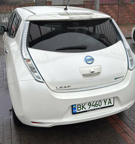 Белый Ниссан Лиф, объемом двигателя 0 л и пробегом 115 тыс. км за 6400 $, фото 1 на Automoto.ua