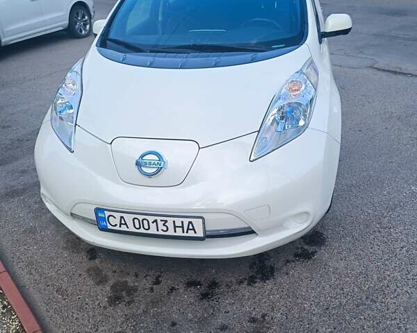 Білий Ніссан Ліф, об'ємом двигуна 0 л та пробігом 140 тис. км за 6750 $, фото 1 на Automoto.ua