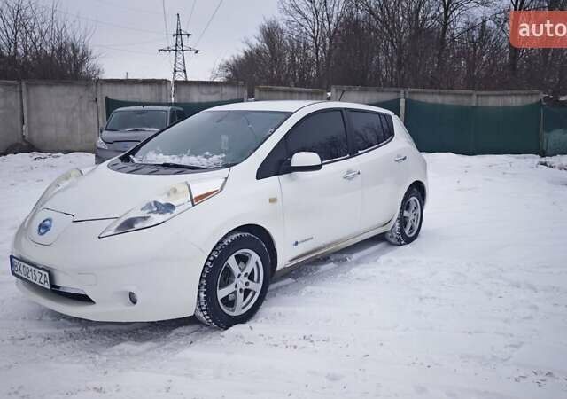 Білий Ніссан Ліф, об'ємом двигуна 0 л та пробігом 188 тис. км за 5650 $, фото 1 на Automoto.ua
