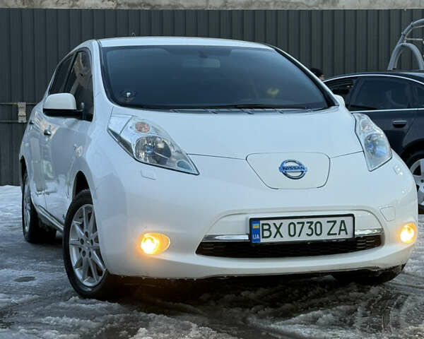 Белый Ниссан Лиф, объемом двигателя 0 л и пробегом 254 тыс. км за 6500 $, фото 1 на Automoto.ua