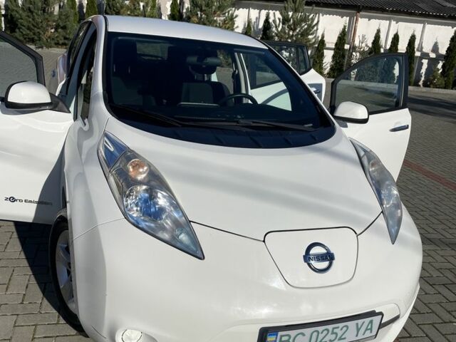 Белый Ниссан Лиф, объемом двигателя 0 л и пробегом 119 тыс. км за 6300 $, фото 1 на Automoto.ua