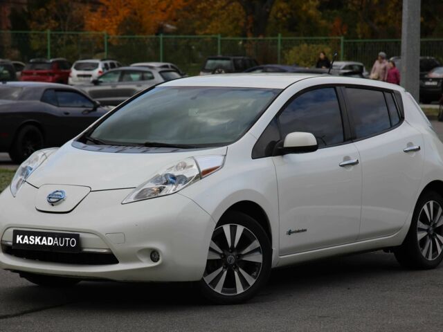 Белый Ниссан Лиф, объемом двигателя 0 л и пробегом 220 тыс. км за 7300 $, фото 1 на Automoto.ua