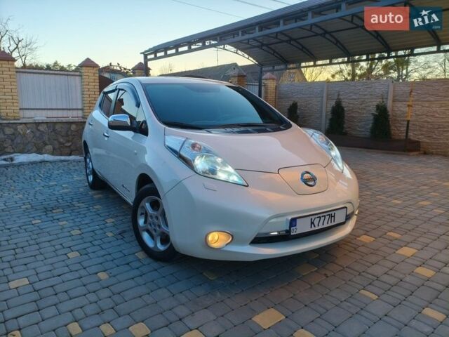 Белый Ниссан Лиф, объемом двигателя 0 л и пробегом 92 тыс. км за 6750 $, фото 1 на Automoto.ua