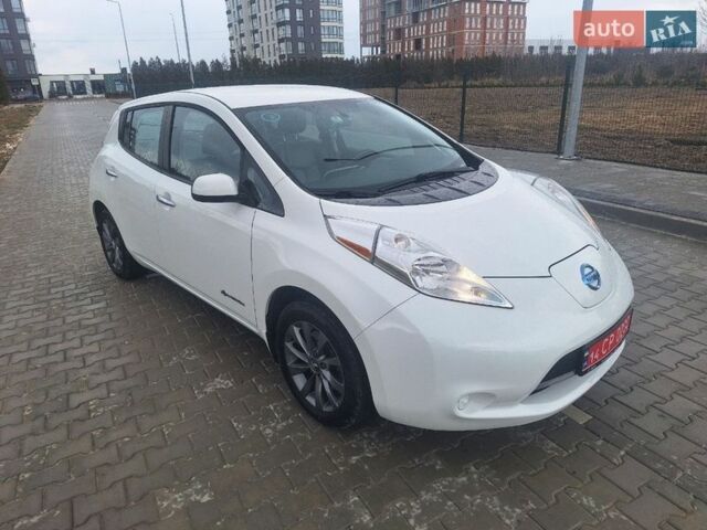 Білий Ніссан Ліф, об'ємом двигуна 0 л та пробігом 129 тис. км за 6700 $, фото 1 на Automoto.ua