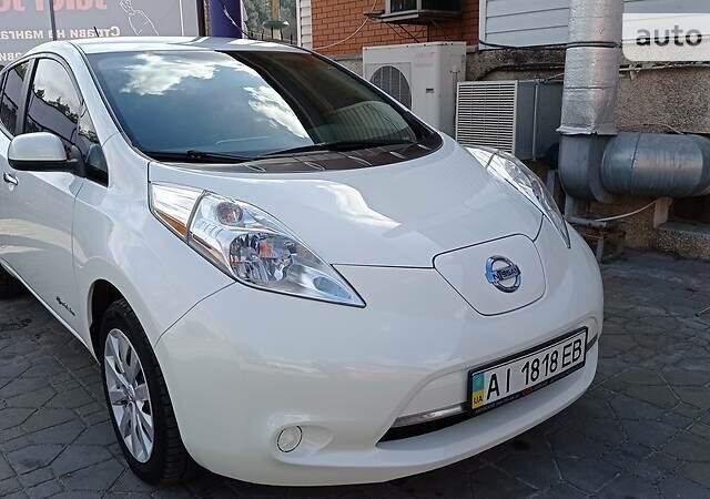 Білий Ніссан Ліф, об'ємом двигуна 0 л та пробігом 84 тис. км за 8500 $, фото 1 на Automoto.ua
