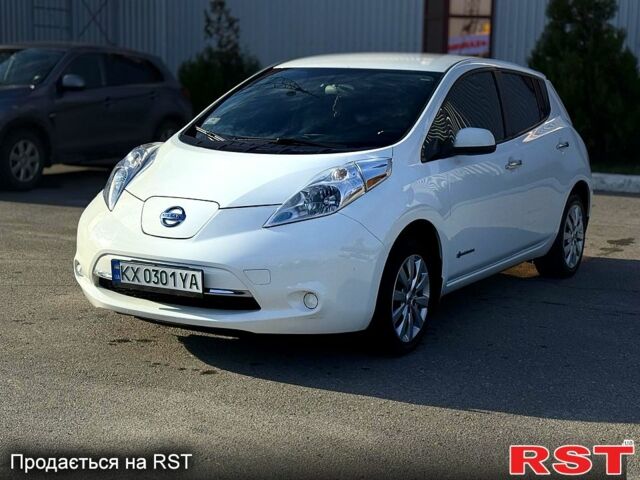 Білий Ніссан Ліф, об'ємом двигуна 0 л та пробігом 60 тис. км за 7500 $, фото 1 на Automoto.ua