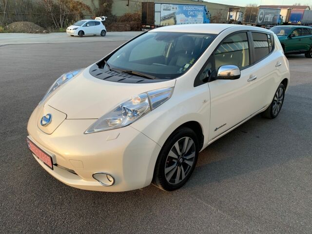 Білий Ніссан Ліф, об'ємом двигуна 0 л та пробігом 145 тис. км за 6950 $, фото 1 на Automoto.ua