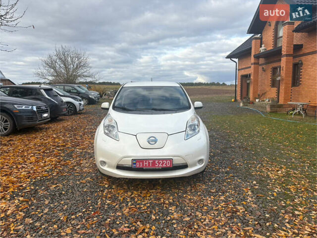Белый Ниссан Лиф, объемом двигателя 0 л и пробегом 122 тыс. км за 6200 $, фото 1 на Automoto.ua